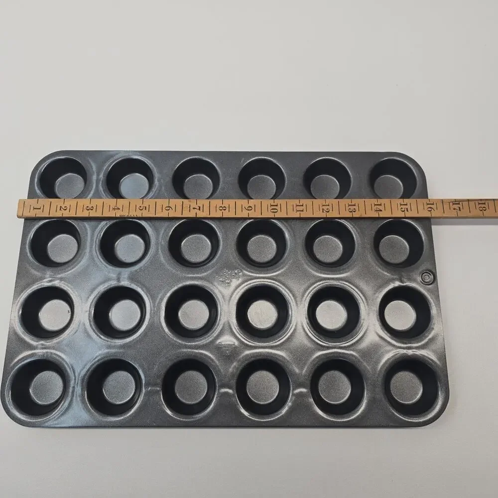 Pampered Chef Mini Muffin Cupcake Tart Pan 24 Hole #1606 Non Stick